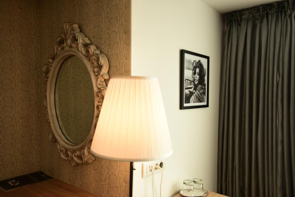 La Rocca Boutique Hotel ไกรโอวา ภายนอก รูปภาพ