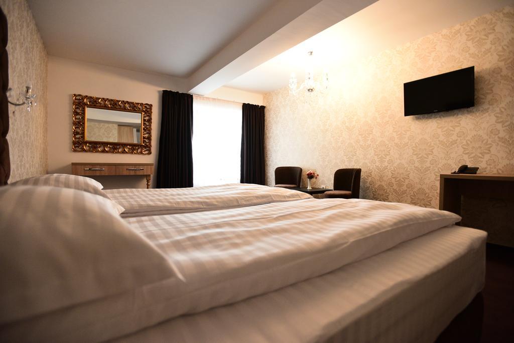 La Rocca Boutique Hotel ไกรโอวา ภายนอก รูปภาพ