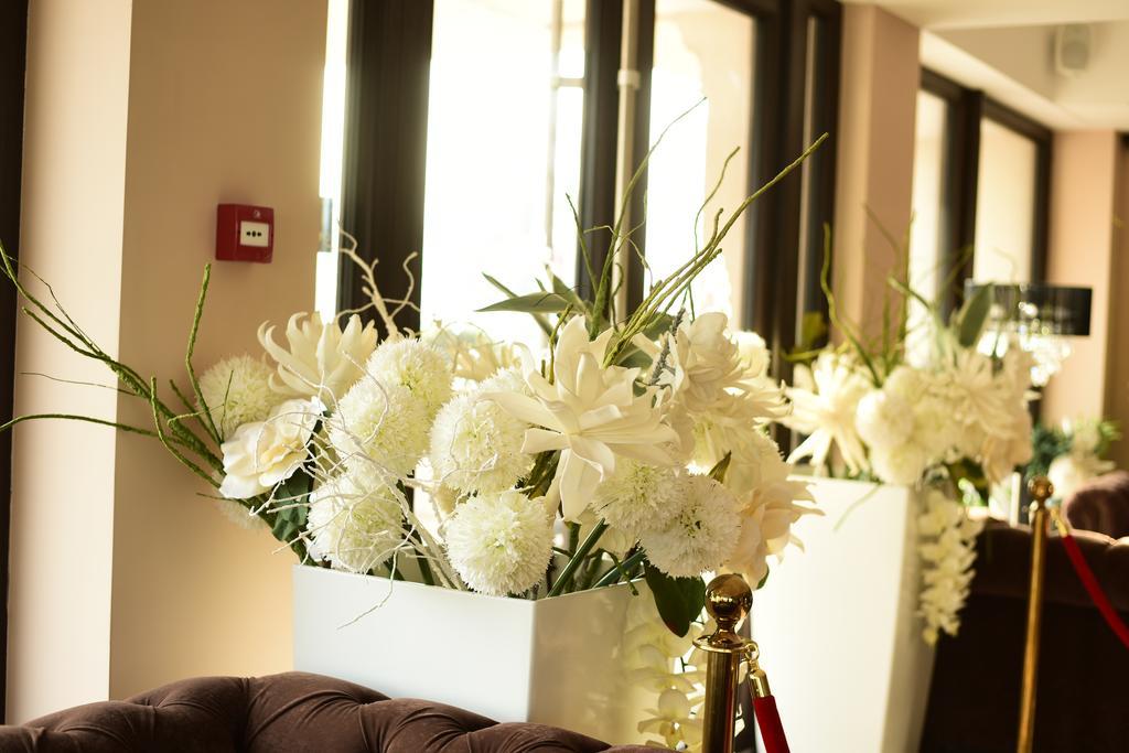 La Rocca Boutique Hotel ไกรโอวา ภายนอก รูปภาพ