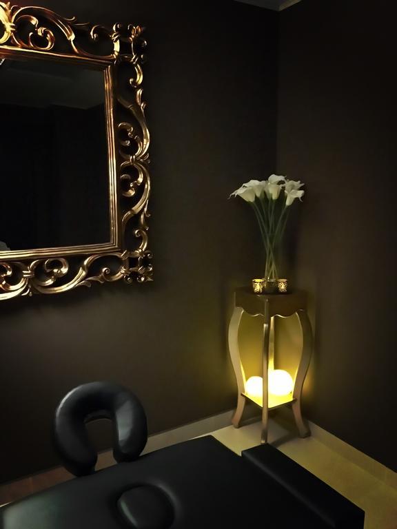 La Rocca Boutique Hotel ไกรโอวา ภายนอก รูปภาพ