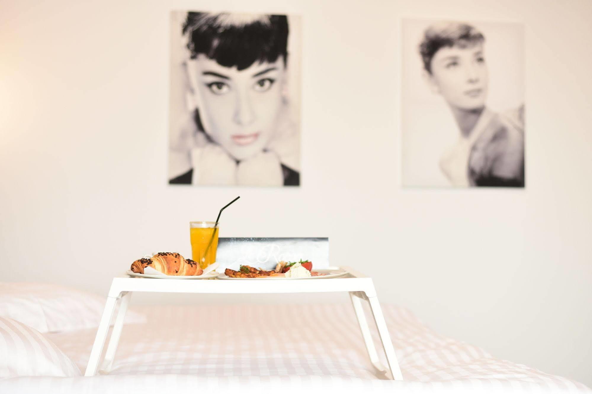 La Rocca Boutique Hotel ไกรโอวา ภายนอก รูปภาพ