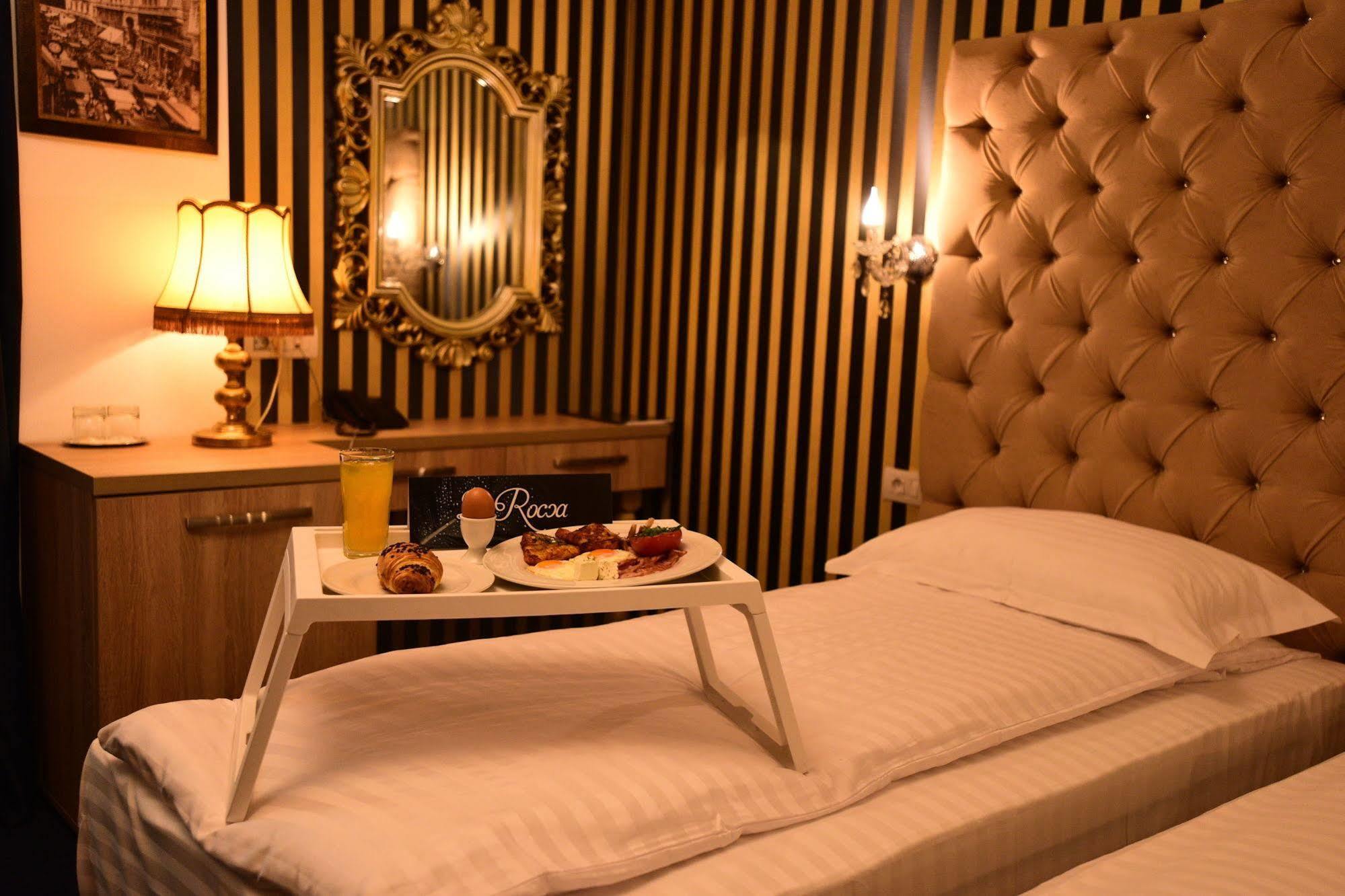 La Rocca Boutique Hotel ไกรโอวา ภายนอก รูปภาพ