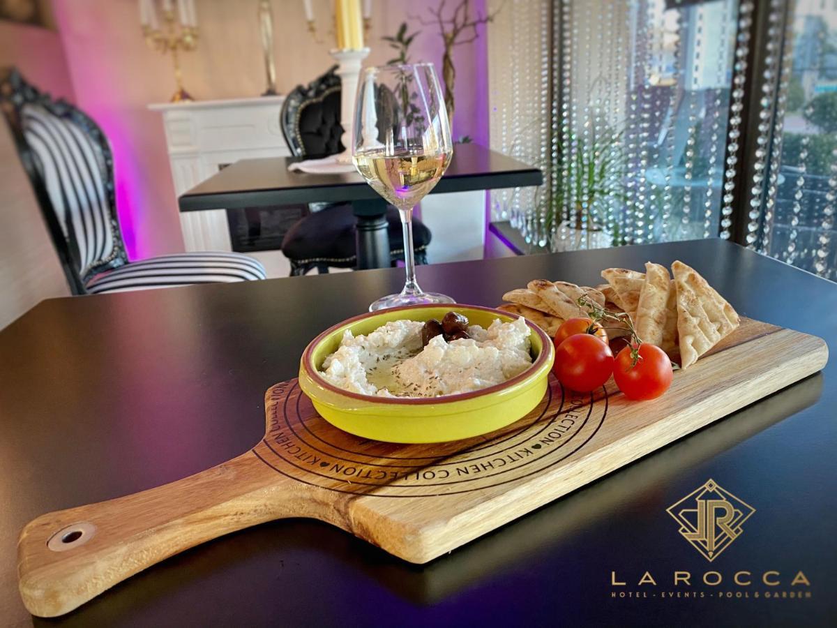 La Rocca Boutique Hotel ไกรโอวา ภายนอก รูปภาพ