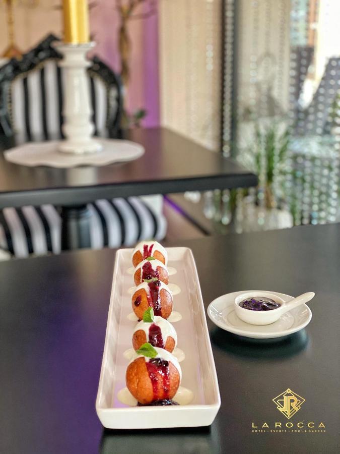 La Rocca Boutique Hotel ไกรโอวา ภายนอก รูปภาพ